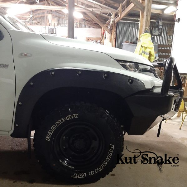Kut-Snake Fender Flares Mitsubishi L200 MR FRHS