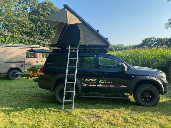 CampBoss 4x4 Roof top tent