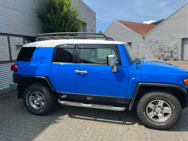 WeatherShields side wind deflector for Toyota FJ Cruiser